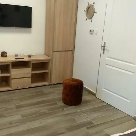Alma Vendeghaz
