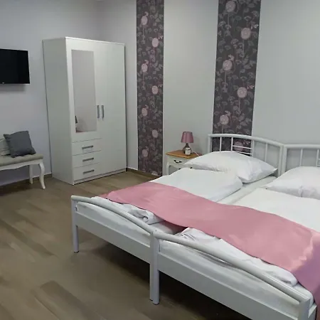 Pensjonat Alma Vendeghaz *