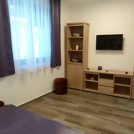 Alma Vendeghaz Pensiune Veszprém